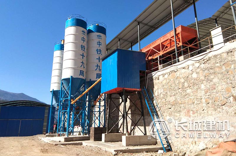 小型混泥土攪拌機設備客戶現(xiàn)場